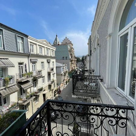 Центр Города Батуми Apartment Rustaveli 13 Bagian luar foto