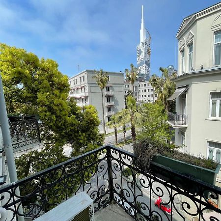 Центр Города Батуми Apartment Rustaveli 13 Bagian luar foto