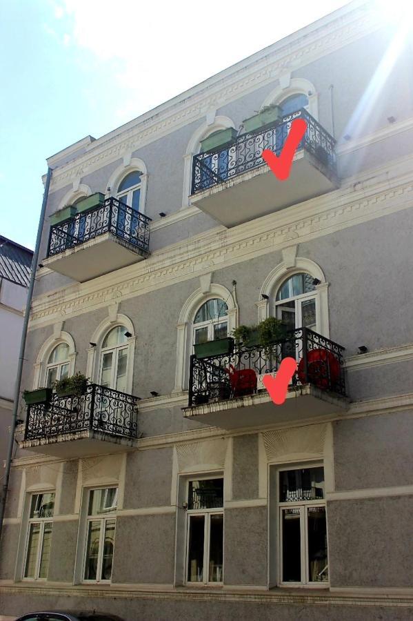 Центр Города Батуми Apartment Rustaveli 13 Bagian luar foto