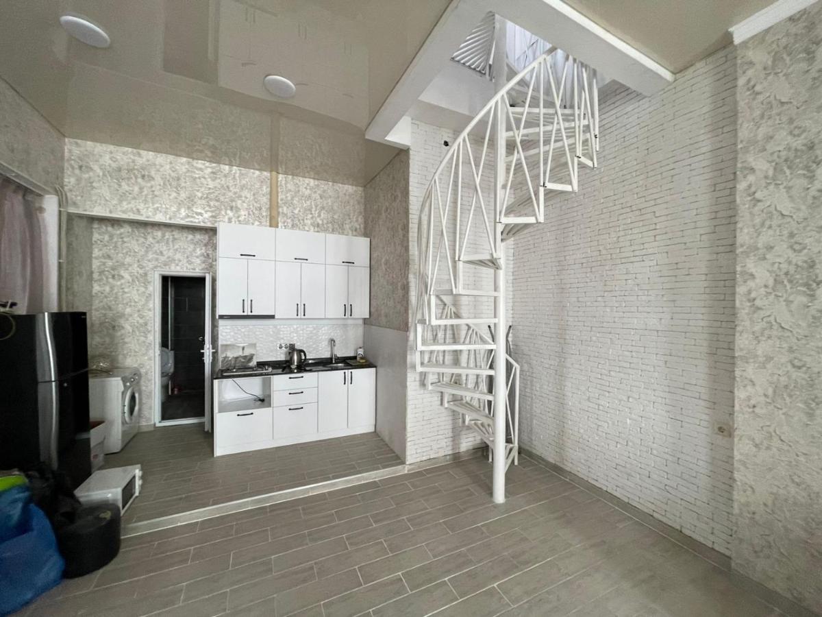 Центр Города Батуми Apartment Rustaveli 13 Bagian luar foto