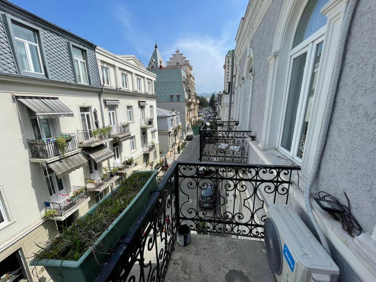 Центр Города Батуми Apartment Rustaveli 13 Bagian luar foto