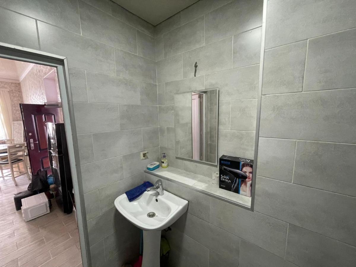 Центр Города Батуми Apartment Rustaveli 13 Bagian luar foto