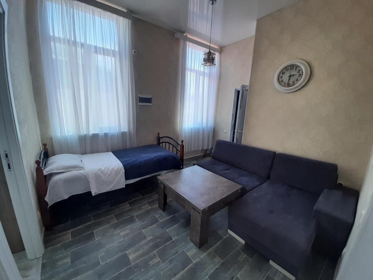 Центр Города Батуми Apartment Rustaveli 13 Bagian luar foto